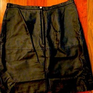💋Vintage Newport News Black Leather Knee Length Skirt💋Size: 16